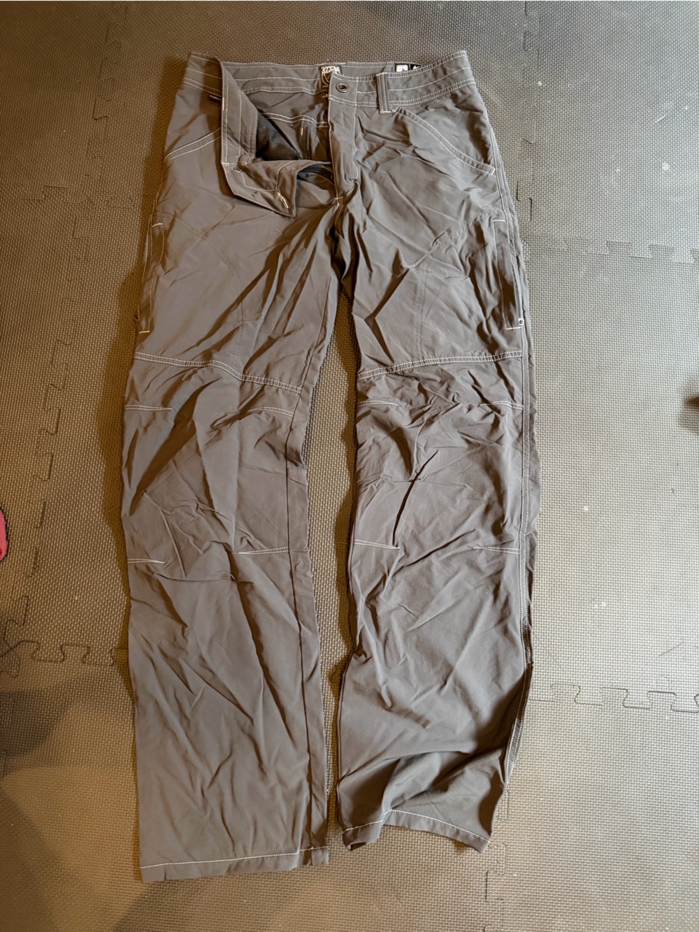 Kuhl Men's Cargo Hiking Pants in Gray